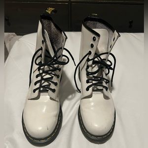 Like new white Dr. Martens!
